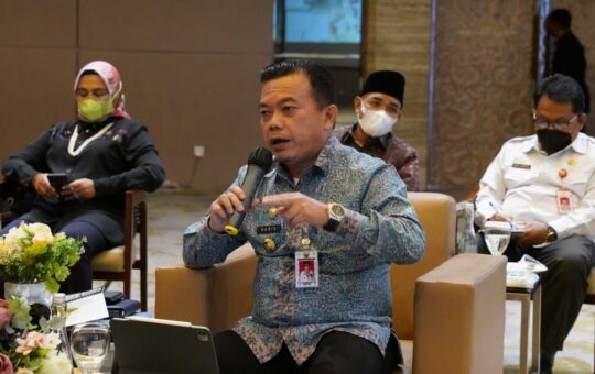 Gubernur Jambi Dr.H.Al Haris,S.Sos.,M.H., pada Rapat Koordinasi dengan Para Gubernur Wilayah Sumatera Tahun 2022, yang berlangsung di Best Western Premier Panbil, Kota Batam, Kepulauan Riau. (Foto: Hori)