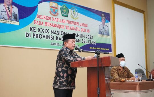 Gubernur Jambi, Al Haris pada Pembukaan Seleksi Kafilah Provinsi Jambi untuk Mengikuti Musabaqoh Tilawatil Quran (MTQ) Nasional Ke-XXIX Tahun 2022, di Provinsi Kalimatan Selatan (Foto: Novriansah/Hori)