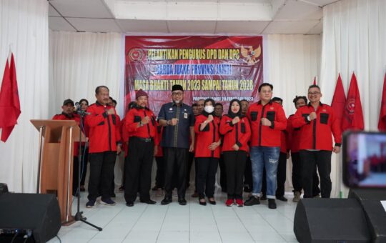 Sekretaris Daerah (Sekda) Provinsi Jambi, Sudirman pada Pelantikan Pengurus Dewan Pimpinan Daerah (DPD) dan Dewan Pimpinan Cabang (DPC) Garda Juang Indonesia Provinsi Jambi Masa Bhakti 2023-2028. (Foto: Novriansah)