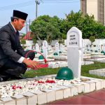 Peringati Hari Pahlawan, Edi Purwanto Tabur Bunga di Taman Makam Pahlawan Jambi