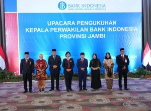 Gubernur Jambi, Dr. H. Al Haris, S.Sos, MH., saat menghadiri Upacara Pengukuhan Kepala Perwakilan Bank Indonesia Provinsi Jambi. (Foto: Erict Sutriedi)
