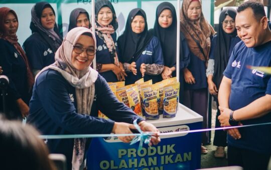 Peluncuran produk olahan ikan asin Kelompok TK-PPEG Sumber Rezeki dalam program IMPLI di Muaro Jambi. (Foto: Istimewa)